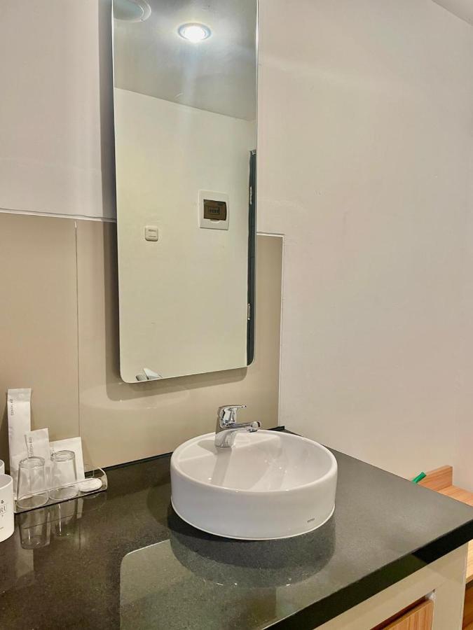 Nemuru Hotel Ciputat Pondokcabe Hilir ภายนอก รูปภาพ