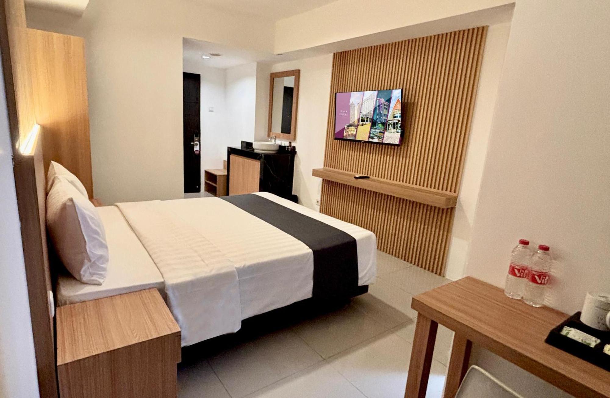 Nemuru Hotel Ciputat Pondokcabe Hilir ภายนอก รูปภาพ